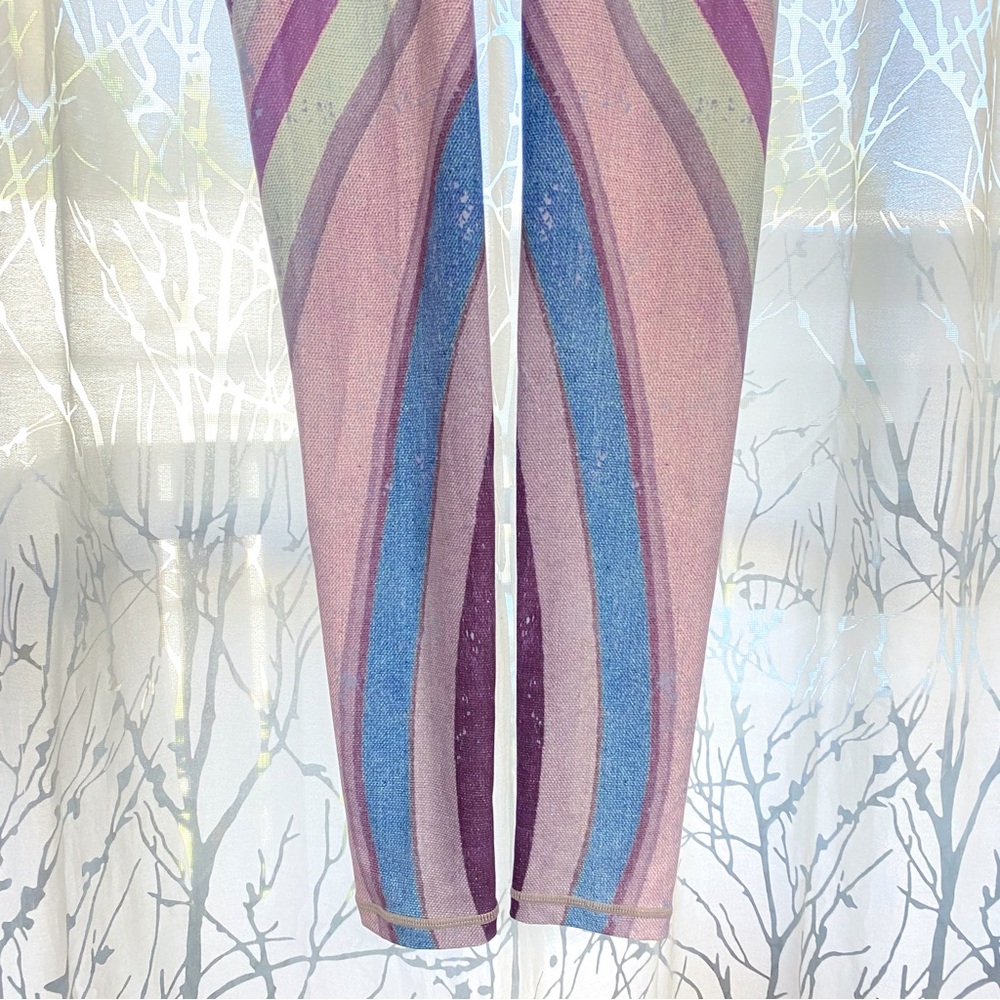 NIYAMA SOL purple blue stripe print high waisted endless leggings - Picture 3 of 9